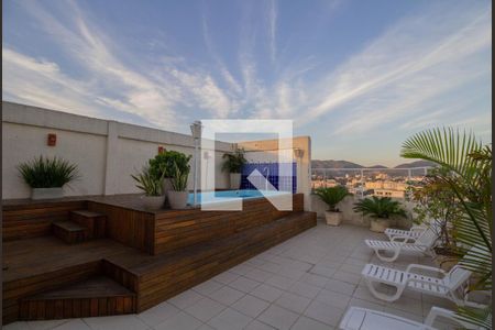 Apartamento à venda com 103m², 2 quartos e 2 vagas Apartamento à venda com 103m², 2 quartos e 2 vagasPiscina
