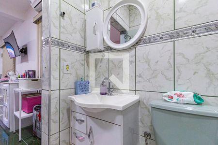 Casa à venda com 196m², 3 quartos e 2 vagasBanheiro da suíte