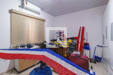 Casa à venda com 196m², 3 quartos e 2 vagasQuarto 2