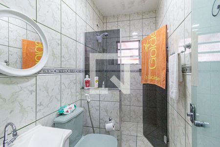 Casa à venda com 196m², 3 quartos e 2 vagasBanheiro da suíte