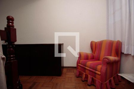 Casa à venda com 200m², 4 quartos e 2 vagas Casa à venda com 200m², 4 quartos e 2 vagasQuarto de Serviço