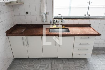 Casa à venda com 147m², 3 quartos e 2 vagas Casa à venda com 147m², 3 quartos e 2 vagasCozinha