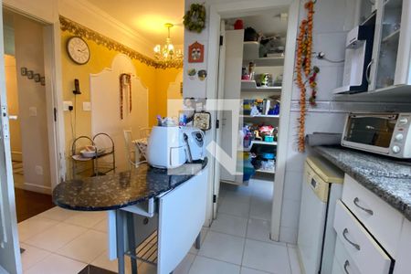 Casa de condomínio à venda com 320m², 4 quartos e 4 vagasCozinha