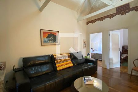 Casa de condomínio à venda com 320m², 4 quartos e 4 vagasSala de TV