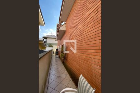 Casa de condomínio à venda com 320m², 4 quartos e 4 vagasCorredor