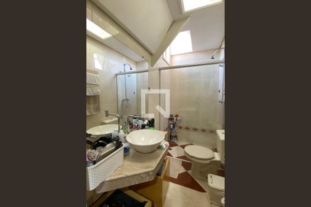 Casa de condomínio à venda com 320m², 4 quartos e 4 vagasBanheiro da Suíte 3