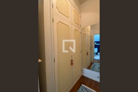 Casa de condomínio à venda com 320m², 4 quartos e 4 vagasCloset da suíte 1