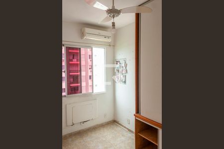 Quarto 1 de apartamento para alugar com 2 quartos, 60m² em Itanhangá, Rio de Janeiro