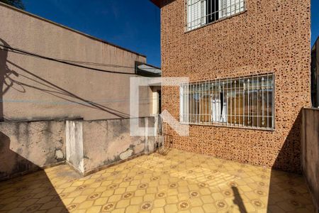 Casa à venda com 225m², 4 quartos e 2 vagas Casa à venda com 225m², 4 quartos e 2 vagasVaranda