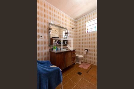 Casa à venda com 225m², 4 quartos e 2 vagas Casa à venda com 225m², 4 quartos e 2 vagasCasa 1 - Banheiro 1