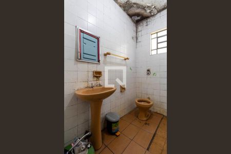 Casa à venda com 225m², 4 quartos e 2 vagas Casa à venda com 225m², 4 quartos e 2 vagasCasa 2 -Banheiro