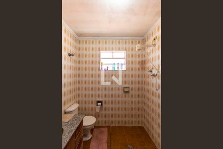 Casa à venda com 225m², 4 quartos e 2 vagas Casa à venda com 225m², 4 quartos e 2 vagasCasa 1 - Banheiro 1