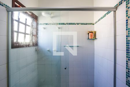 Casa à venda com 223m², 3 quartos e 4 vagasSuíte 1 - Banheiro