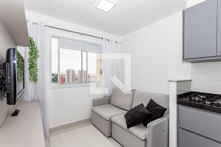 Sala/Cozinha de apartamento para alugar com 2 quartos, 33m² em Parque Fongaro, São Paulo