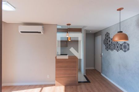 Sala de apartamento à venda com 2 quartos, 57m² em Vila Satúrnia, Campinas