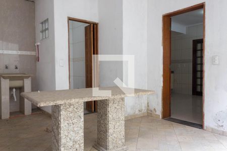 Casa à venda com 255m², 4 quartos e 3 vagas Casa à venda com 255m², 4 quartos e 3 vagasÁrea de Serviço e  área comum