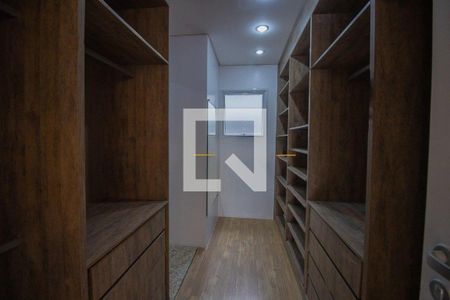 Casa de condomínio à venda com 480m², 4 quartos e 6 vagas