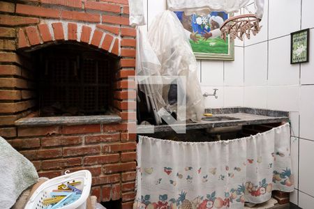 Casa à venda com 98m², 2 quartos e 1 vagaQuintal