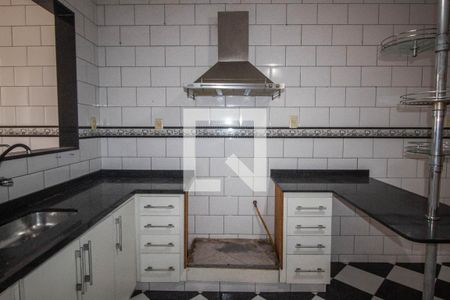 Apartamento à venda com 97m², 2 quartos e 1 vaga Apartamento à venda com 97m², 2 quartos e 1 vagaArmário da Cozinha