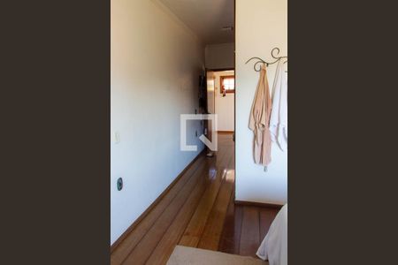 Casa de condomínio à venda com 208m², 4 quartos e 5 vagas Casa de condomínio à venda com 208m², 4 quartos e 5 vagasSuíte