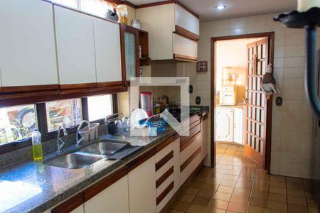 Casa de condomínio à venda com 208m², 4 quartos e 5 vagas Casa de condomínio à venda com 208m², 4 quartos e 5 vagasCozinha