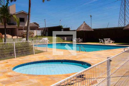 Casa de condomínio à venda com 208m², 4 quartos e 5 vagas Casa de condomínio à venda com 208m², 4 quartos e 5 vagasÁrea comum