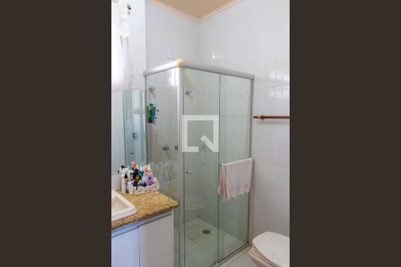 Casa de condomínio à venda com 208m², 4 quartos e 5 vagas Casa de condomínio à venda com 208m², 4 quartos e 5 vagasBanheiro Social