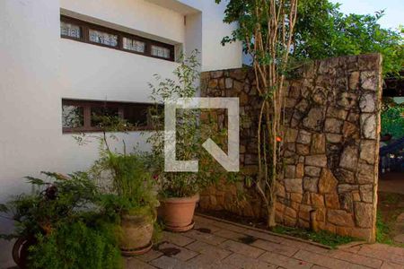 Casa de condomínio à venda com 208m², 4 quartos e 5 vagas Casa de condomínio à venda com 208m², 4 quartos e 5 vagasÁrea Externa