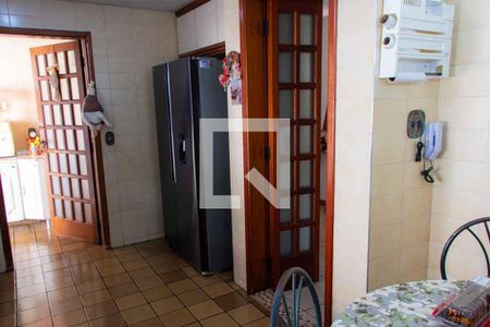 Casa de condomínio à venda com 208m², 4 quartos e 5 vagas Casa de condomínio à venda com 208m², 4 quartos e 5 vagasCozinha