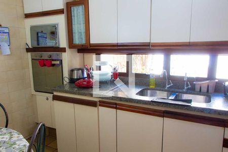 Casa de condomínio à venda com 208m², 4 quartos e 5 vagas Casa de condomínio à venda com 208m², 4 quartos e 5 vagasCozinha