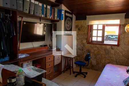 Casa de condomínio à venda com 208m², 4 quartos e 5 vagas Casa de condomínio à venda com 208m², 4 quartos e 5 vagasEscritório