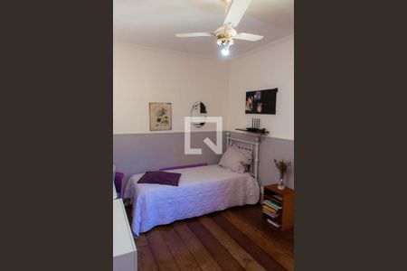 Casa de condomínio à venda com 208m², 4 quartos e 5 vagas Casa de condomínio à venda com 208m², 4 quartos e 5 vagasQuarto 2