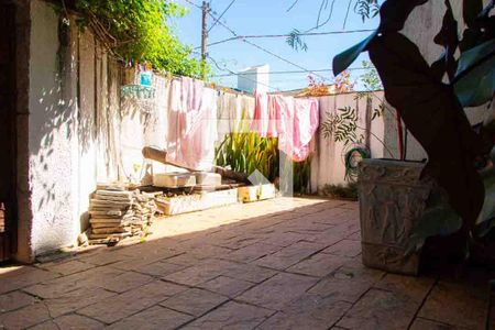 Casa de condomínio à venda com 208m², 4 quartos e 5 vagas Casa de condomínio à venda com 208m², 4 quartos e 5 vagasÁrea de Serviço