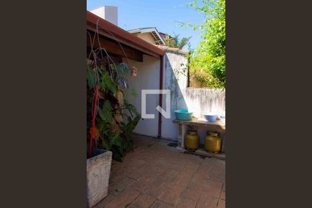 Casa de condomínio à venda com 208m², 4 quartos e 5 vagas Casa de condomínio à venda com 208m², 4 quartos e 5 vagasÁrea de Serviço