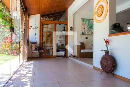 Casa de condomínio à venda com 208m², 4 quartos e 5 vagas Casa de condomínio à venda com 208m², 4 quartos e 5 vagasÁrea Gourmet