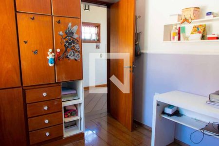 Casa de condomínio à venda com 208m², 4 quartos e 5 vagas Casa de condomínio à venda com 208m², 4 quartos e 5 vagasQuarto 2