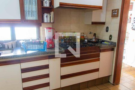 Casa de condomínio à venda com 208m², 4 quartos e 5 vagas Casa de condomínio à venda com 208m², 4 quartos e 5 vagasCozinha