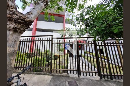 Apartamento à venda com 120m², 3 quartos e 2 vagas Apartamento à venda com 120m², 3 quartos e 2 vagasFachada portaria