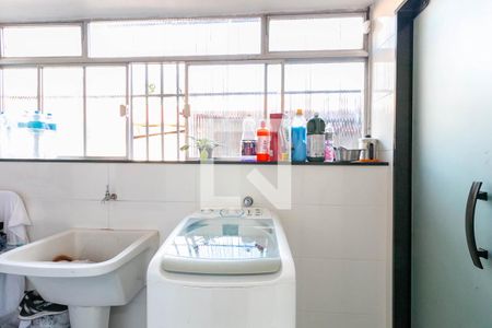 Apartamento à venda com 75m², 2 quartos e 1 vaga Apartamento à venda com 75m², 2 quartos e 1 vagaCozinha e Área de Serviço