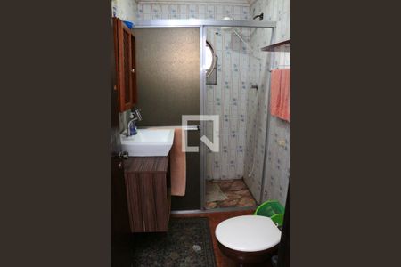 Casa à venda com 100m², 2 quartos e 2 vagas Casa à venda com 100m², 2 quartos e 2 vagasBanheiro da Suíte