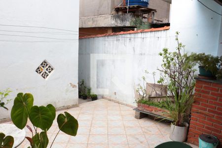Casa à venda com 100m², 2 quartos e 2 vagas Casa à venda com 100m², 2 quartos e 2 vagasQuintal