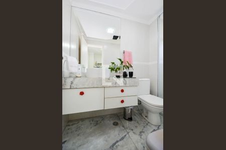 Apartamento à venda com 140m², 3 quartos e 3 vagasBanheiro da Suíte 1