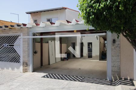 Casa à venda com 105m², 2 quartos e 2 vagasFachada