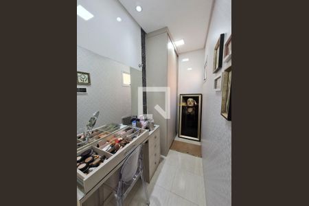 Casa à venda com 167m², 3 quartos e 4 vagas