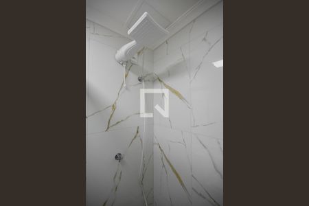 Apartamento à venda com 38m², 2 quartos e 1 vaga Apartamento à venda com 38m², 2 quartos e 1 vagaChuveiro do banheiro