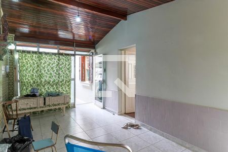 Casa à venda com 200m², 3 quartos e 5 vagas Casa à venda com 200m², 3 quartos e 5 vagasÁrea externa