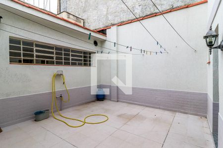 Casa à venda com 200m², 3 quartos e 5 vagas Casa à venda com 200m², 3 quartos e 5 vagasQuintal