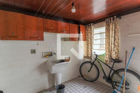 Casa à venda com 200m², 3 quartos e 5 vagas Casa à venda com 200m², 3 quartos e 5 vagasÁrea de Serviço