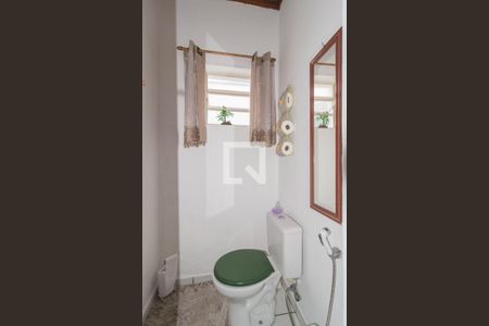 Casa à venda com 94m², 4 quartos e 2 vagas Casa à venda com 94m², 4 quartos e 2 vagasBanheiro