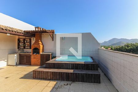 Apartamento à venda com 162m², 4 quartos e 1 vaga Apartamento à venda com 162m², 4 quartos e 1 vagaTerraço - Piscina